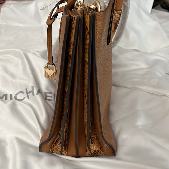 New MK brown leather handbag satchel with long strap 风琴包 - Picture 6 of 8